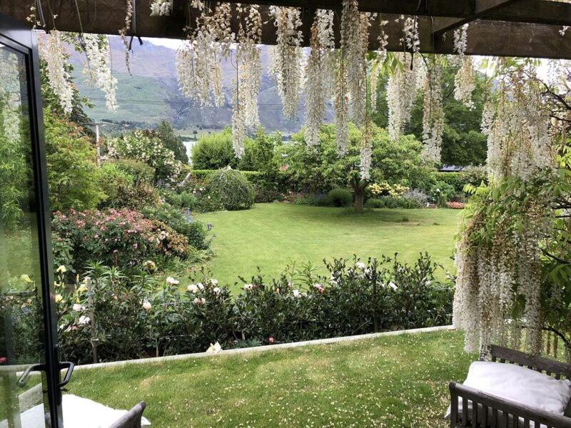 Central Wanaka | Lake & Mtn Views | Well Appointed Apartment Екстериор снимка