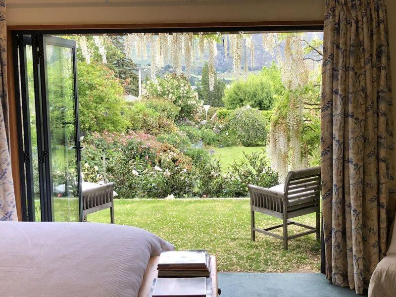 Central Wanaka | Lake & Mtn Views | Well Appointed Apartment Екстериор снимка