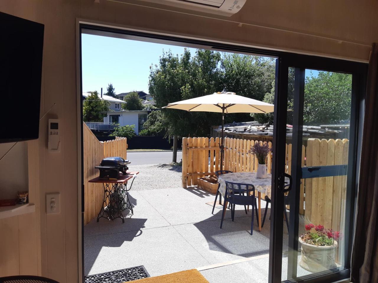 Central Wanaka | Lake & Mtn Views | Well Appointed Apartment Екстериор снимка