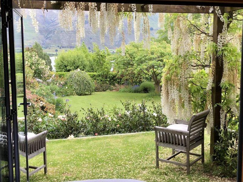 Central Wanaka | Lake & Mtn Views | Well Appointed Apartment Екстериор снимка