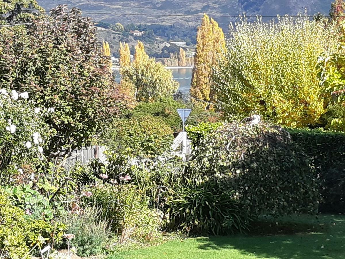 Central Wanaka | Lake & Mtn Views | Well Appointed Apartment Екстериор снимка