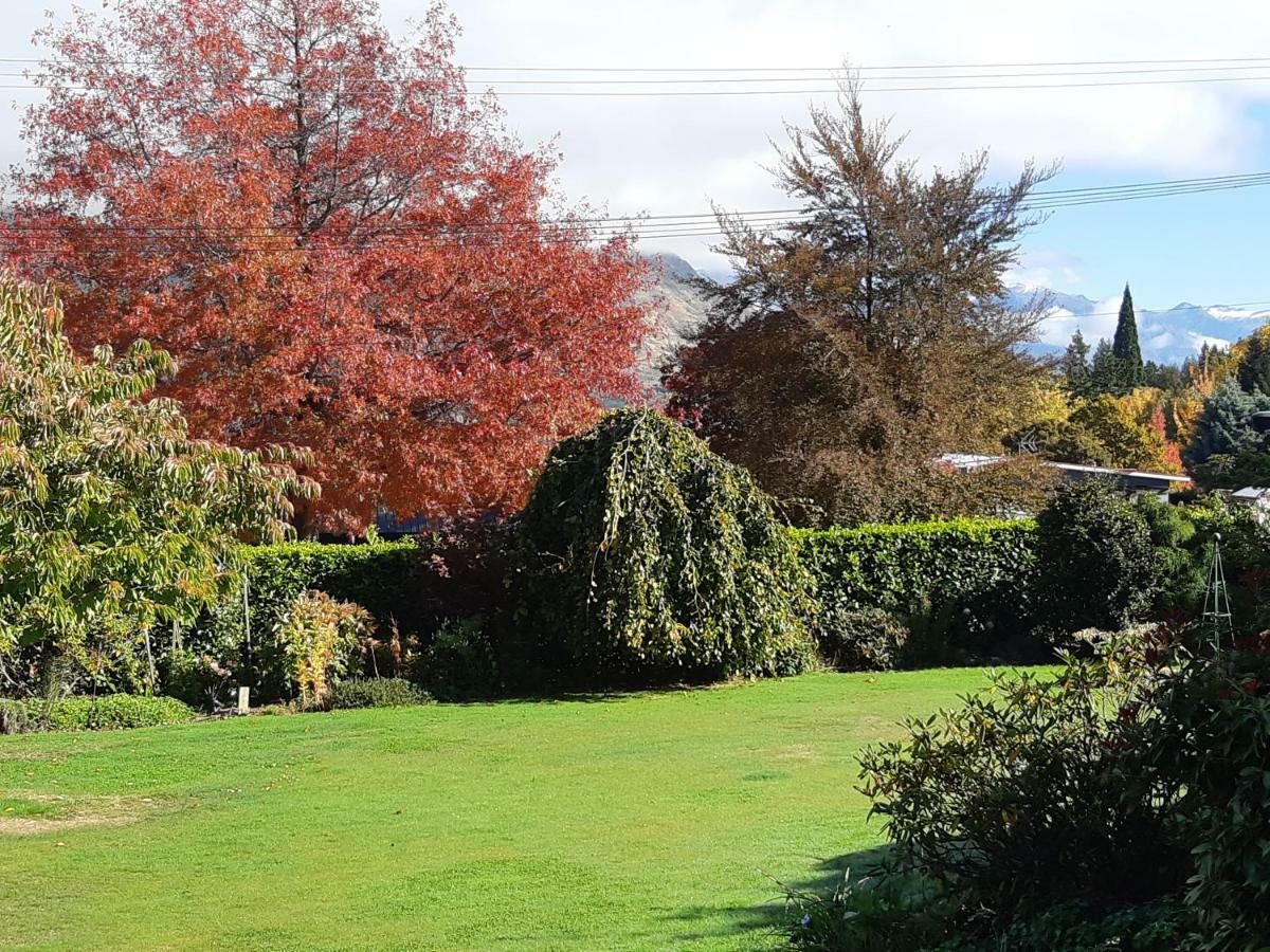 Central Wanaka | Lake & Mtn Views | Well Appointed Apartment Екстериор снимка